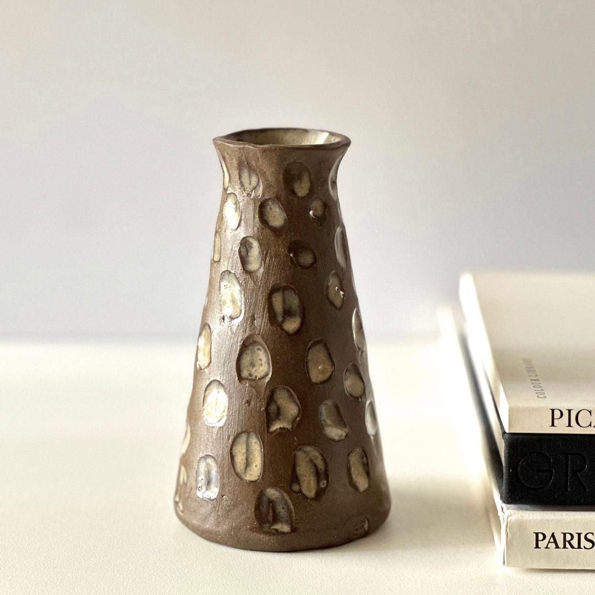 Flower Vase Dots